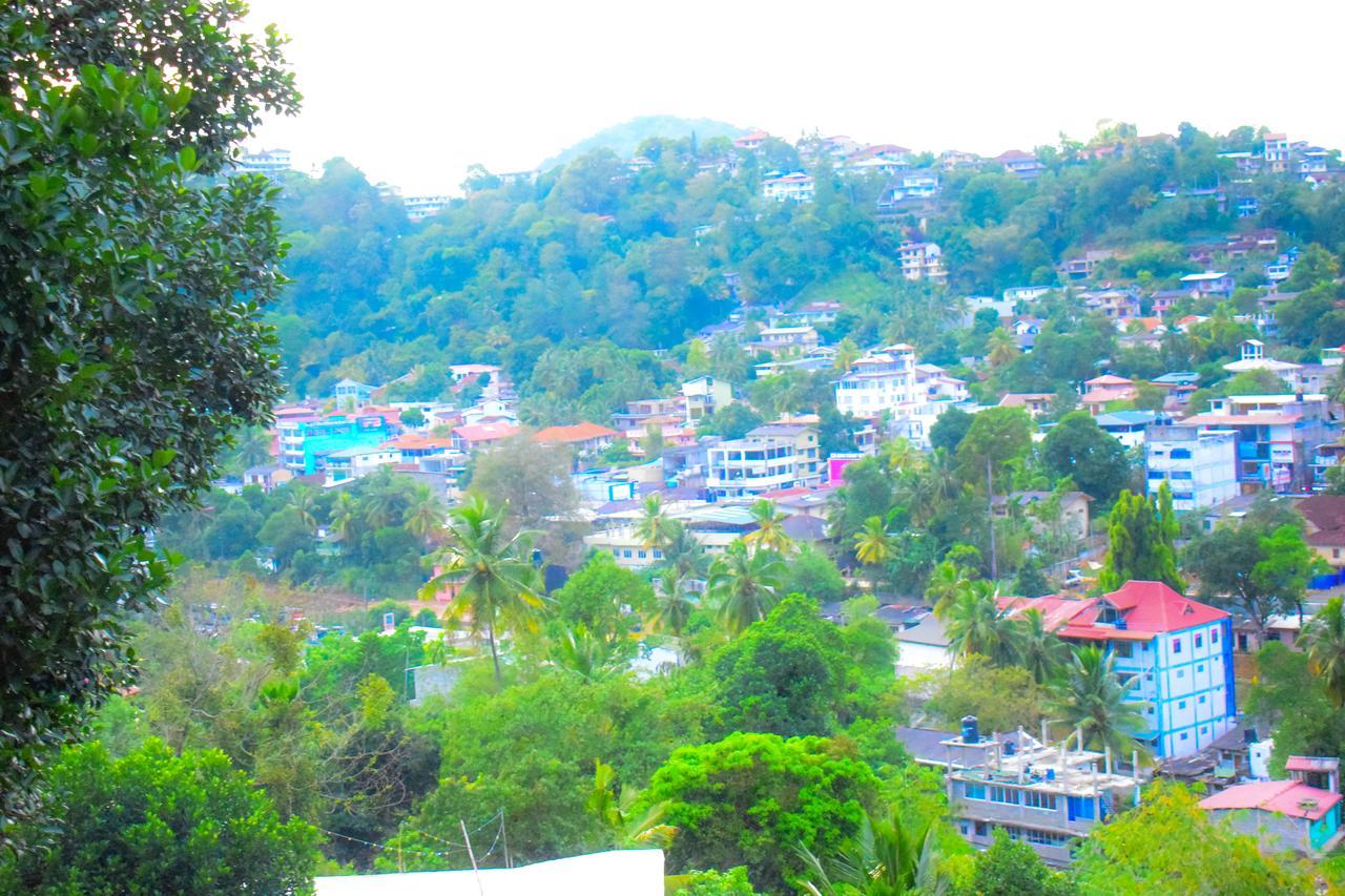 Unique View Kandy Exteriör bild