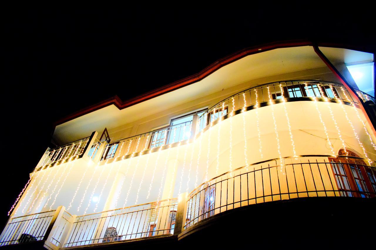 Unique View Kandy Exteriör bild