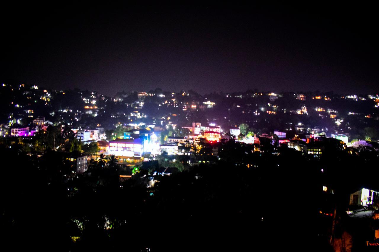 Unique View Kandy Exteriör bild